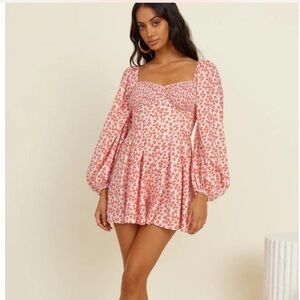 Chic Floral Romper with Puff Sleeves